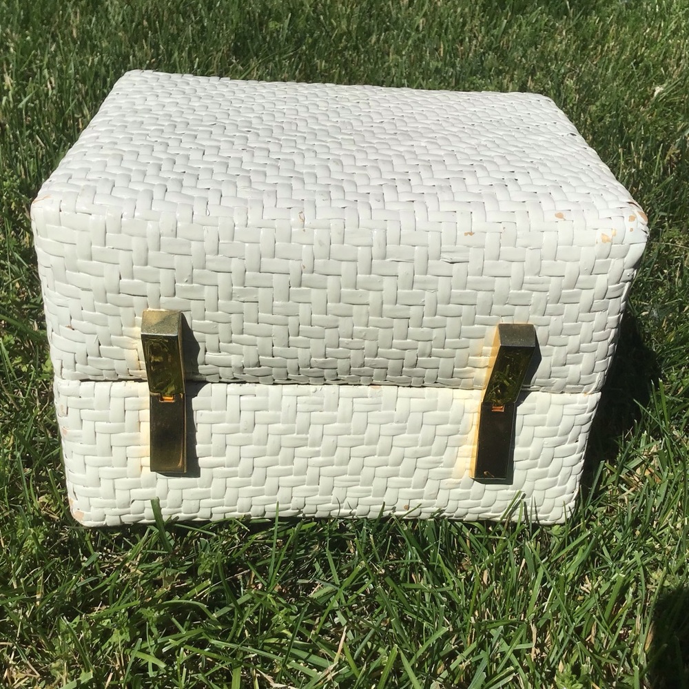 Vintage Koret White Wicker\Basket Purse - Picture 4 of 11